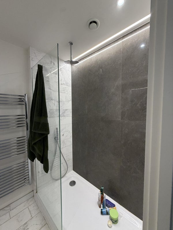 Room Fairmont Avenue in Greater London
