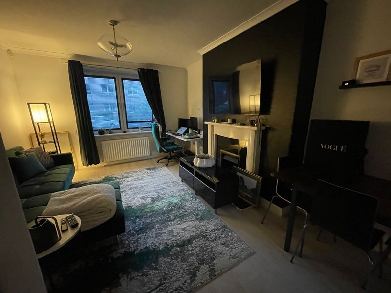 Room Loganlea Drive in City of Edinburgh