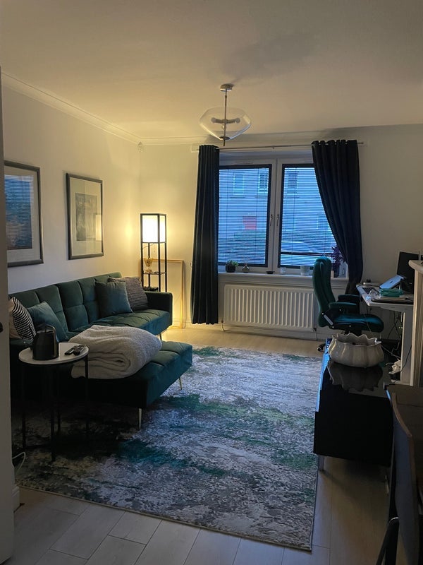 Room Loganlea Drive in City of Edinburgh