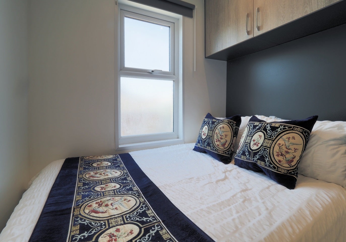 Room Greenhill Road in Greater London