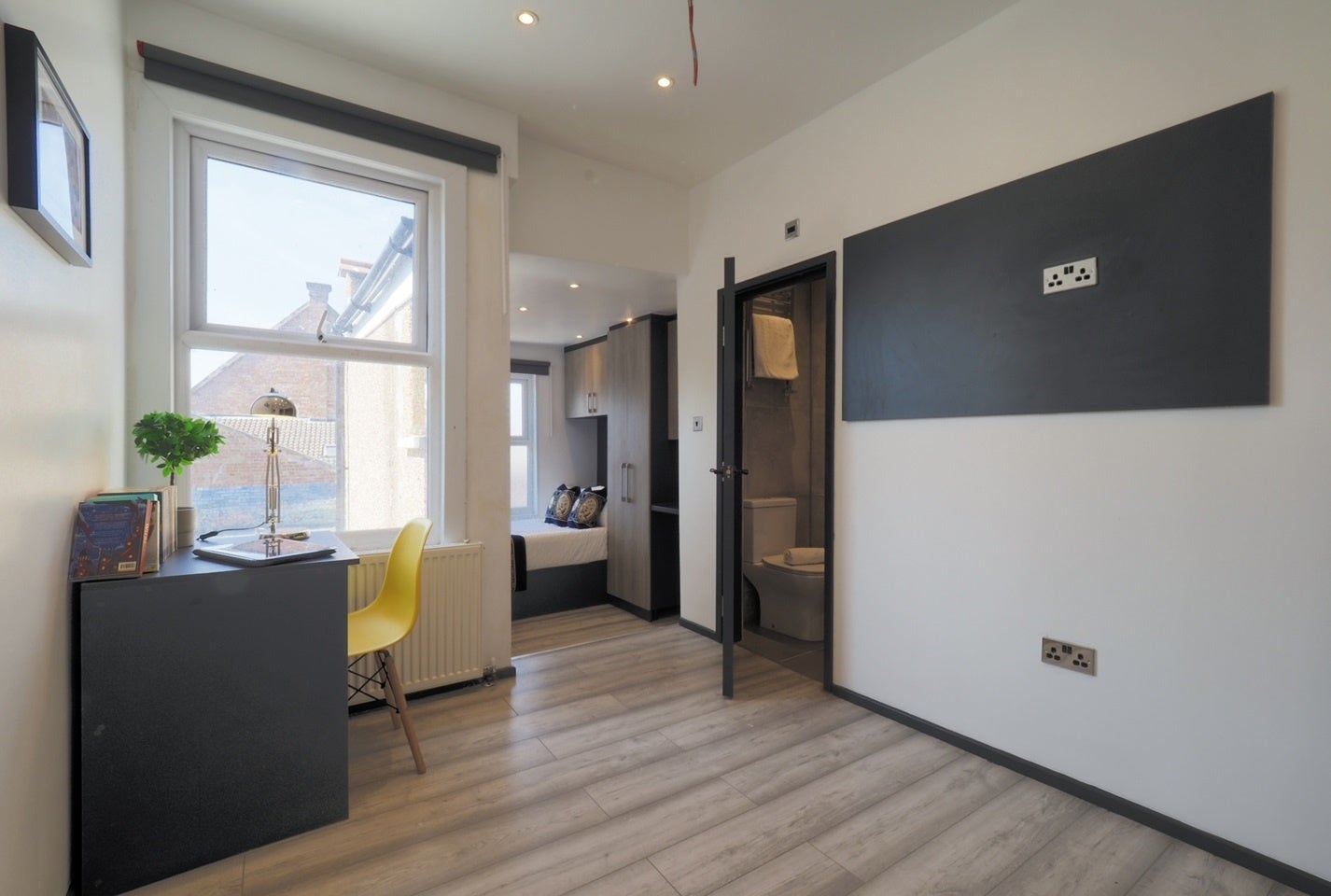 Room Greenhill Road in Greater London