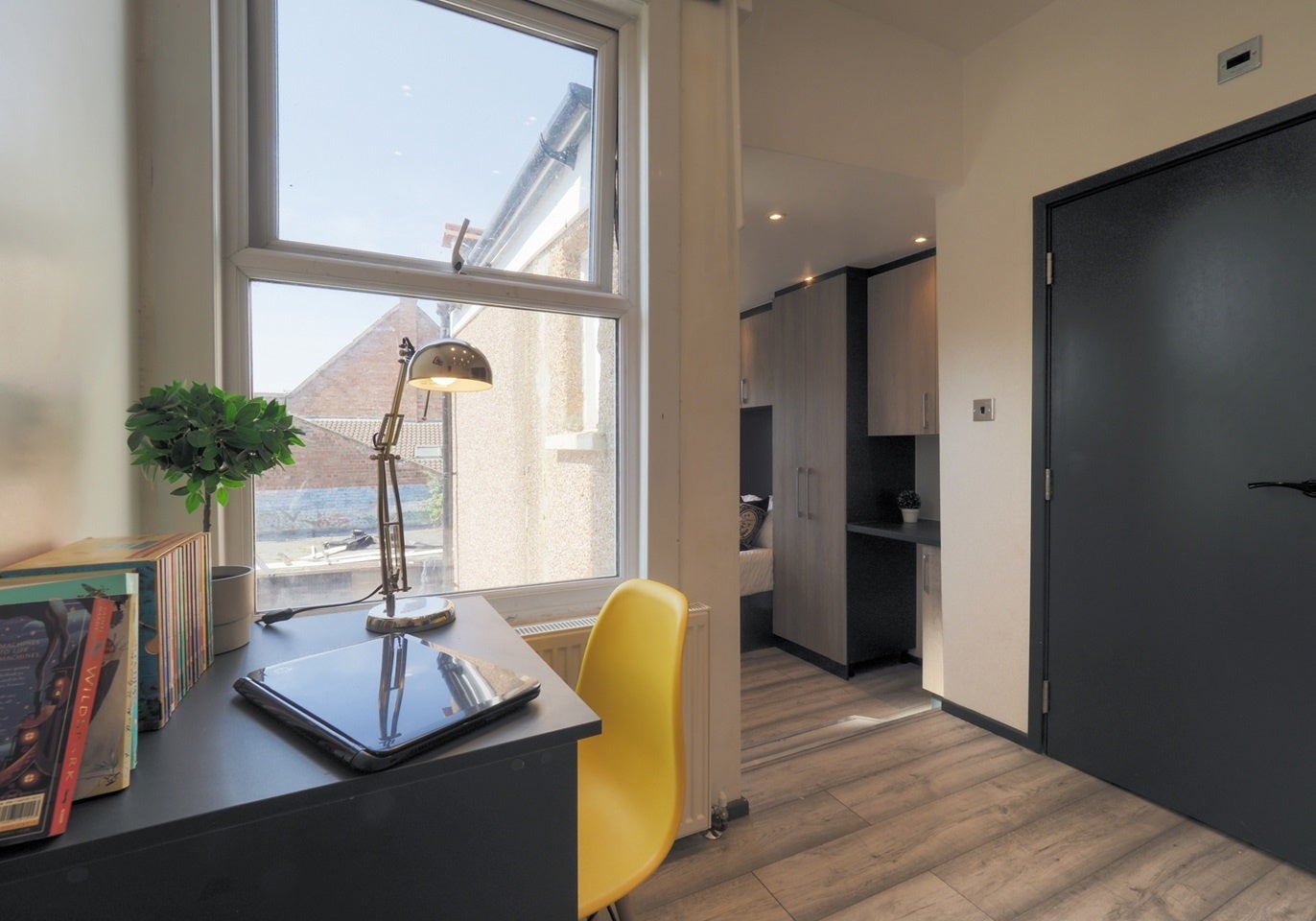 Room Greenhill Road in Greater London