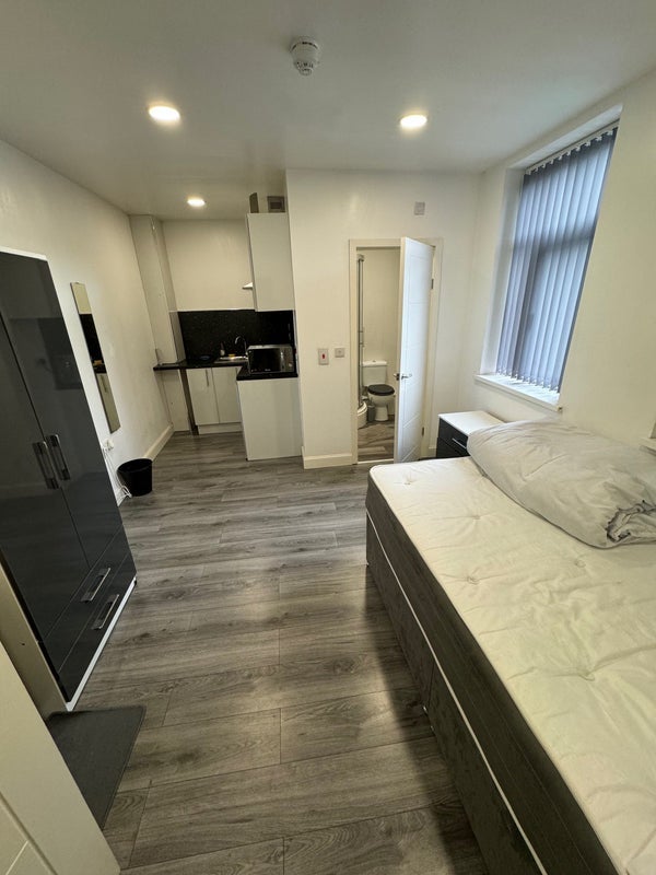 Flat Hertford Square in Coventry