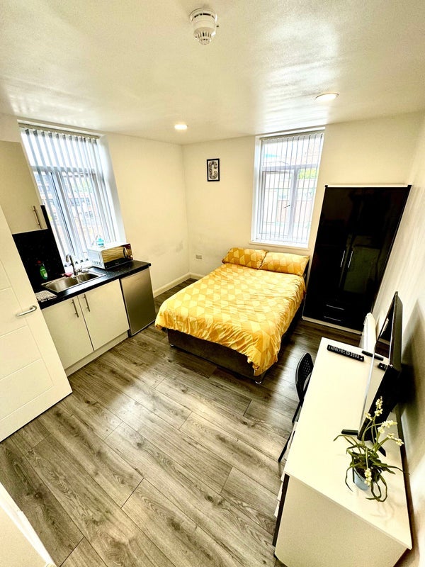Flat Hertford Square in Coventry
