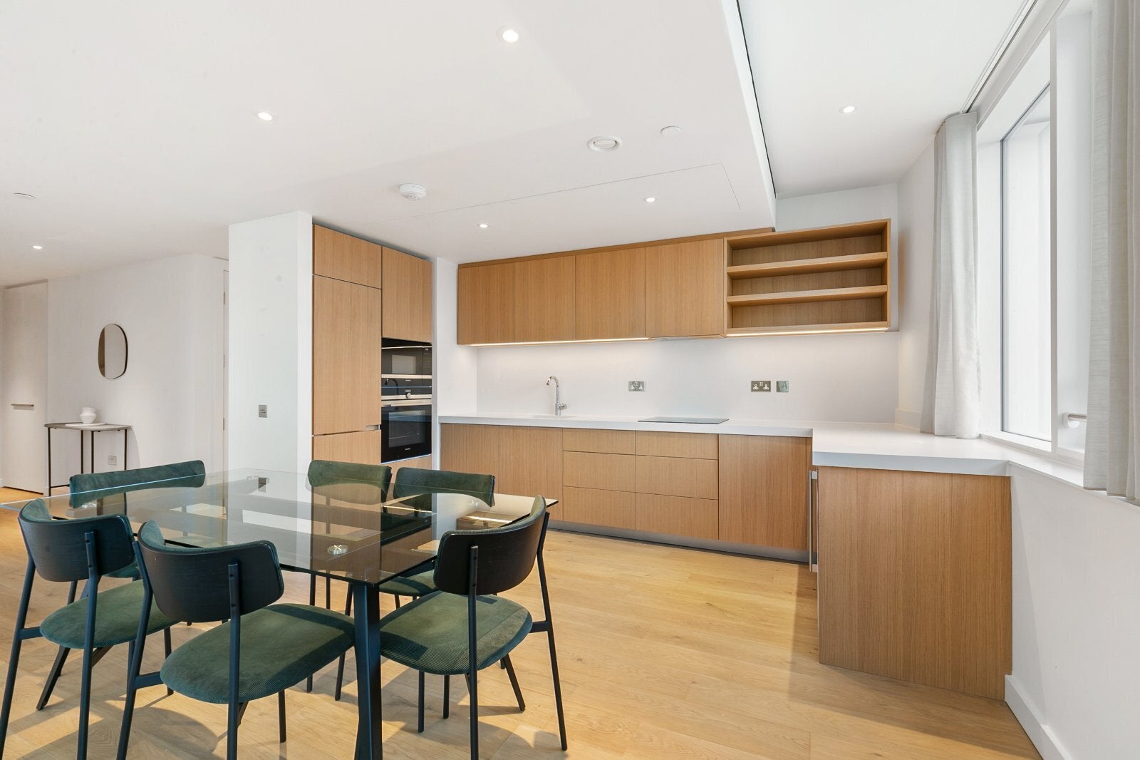 Flat Prospect Way in Greater London