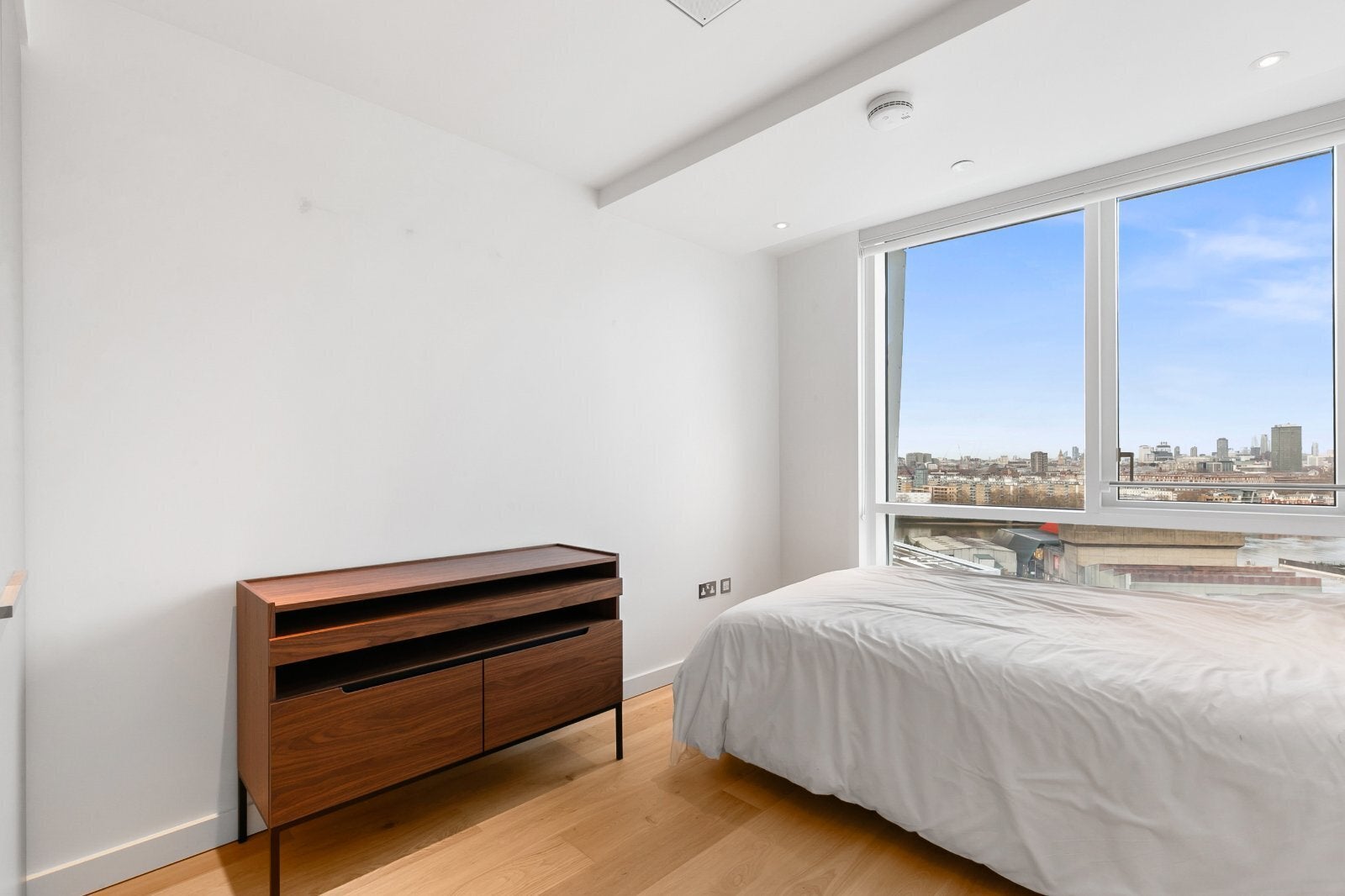 Flat Prospect Way in Greater London