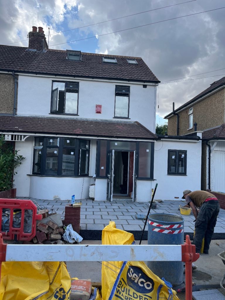 Flat Bushby Avenue in Broxbourne