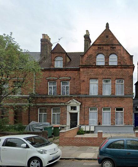 Flat Upton Avenue in Greater London