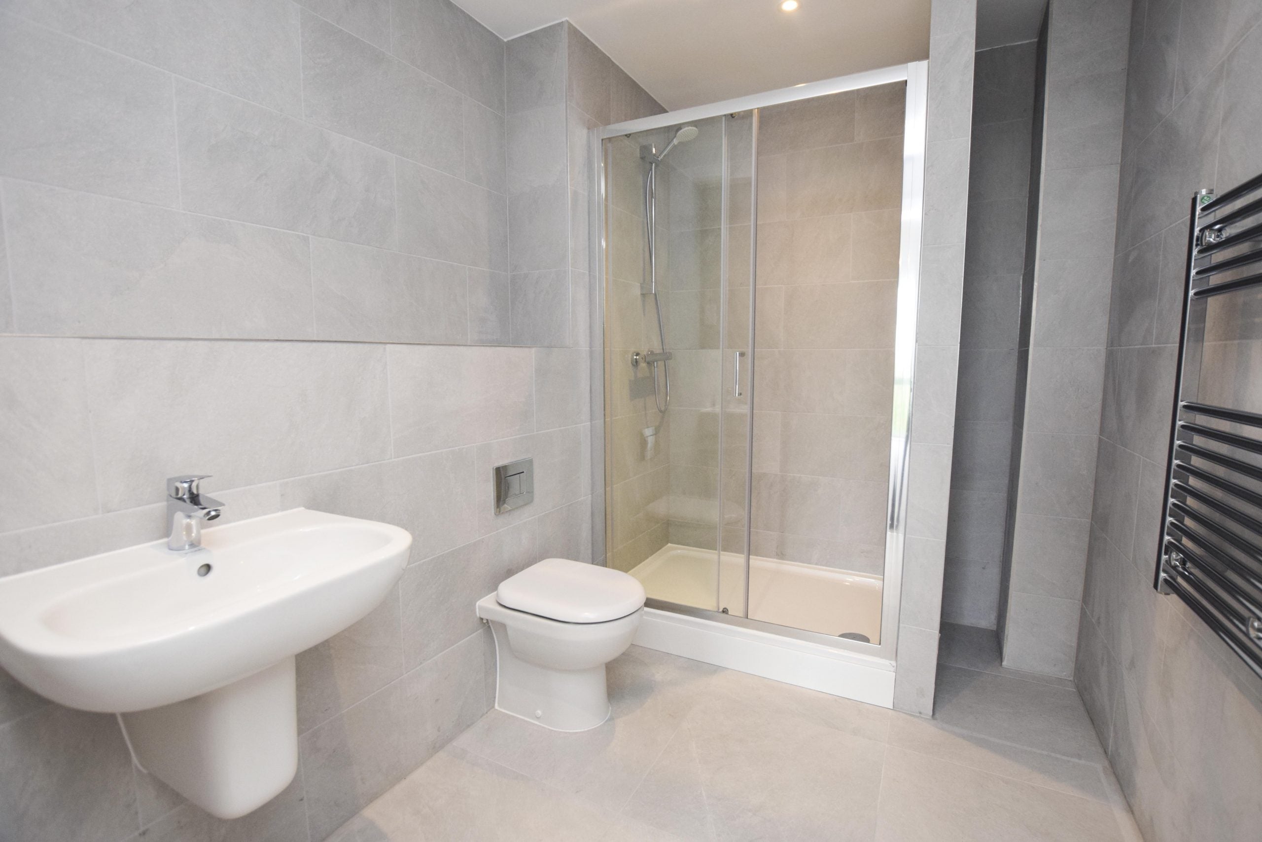 Flat Sandiway Road in Trafford