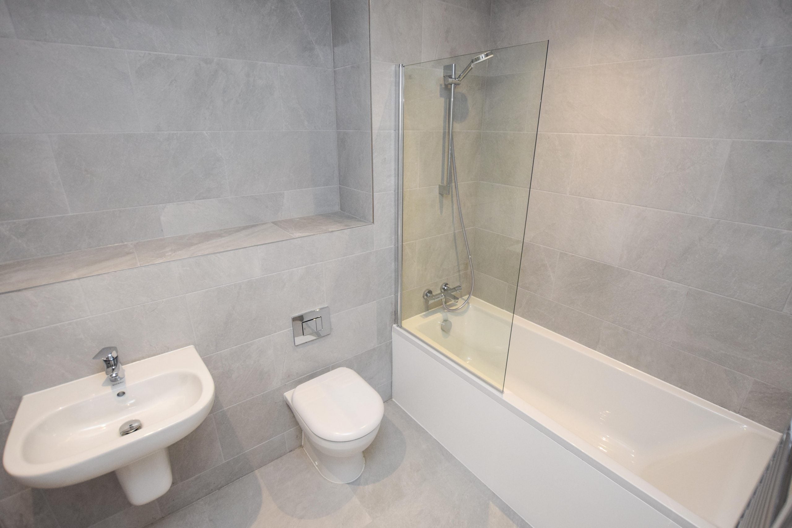 Flat Sandiway Road in Trafford