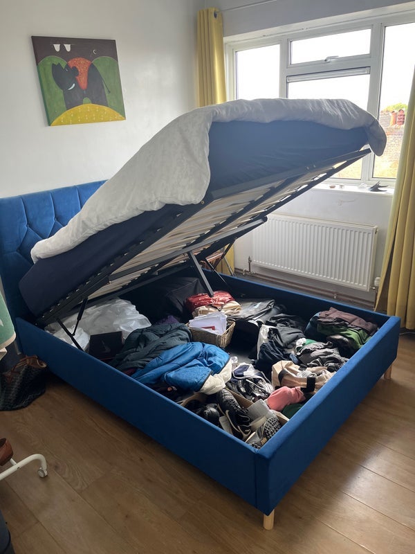 Room Waveney Avenue in Greater London