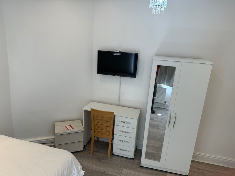 Room Potters Lane in Manchester