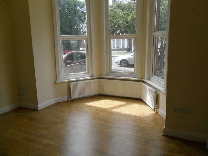 Flat Aldborough Road South in Greater London
