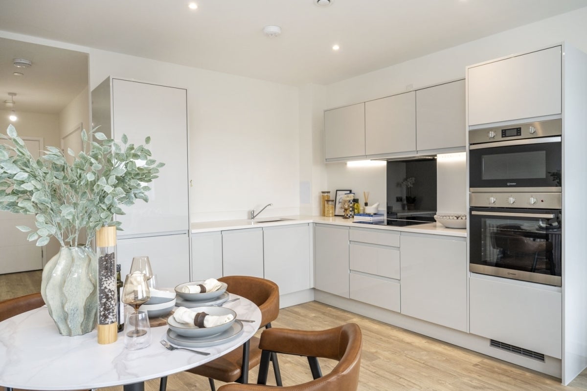 Flat Elmsleigh Road in Borough of Spelthorne