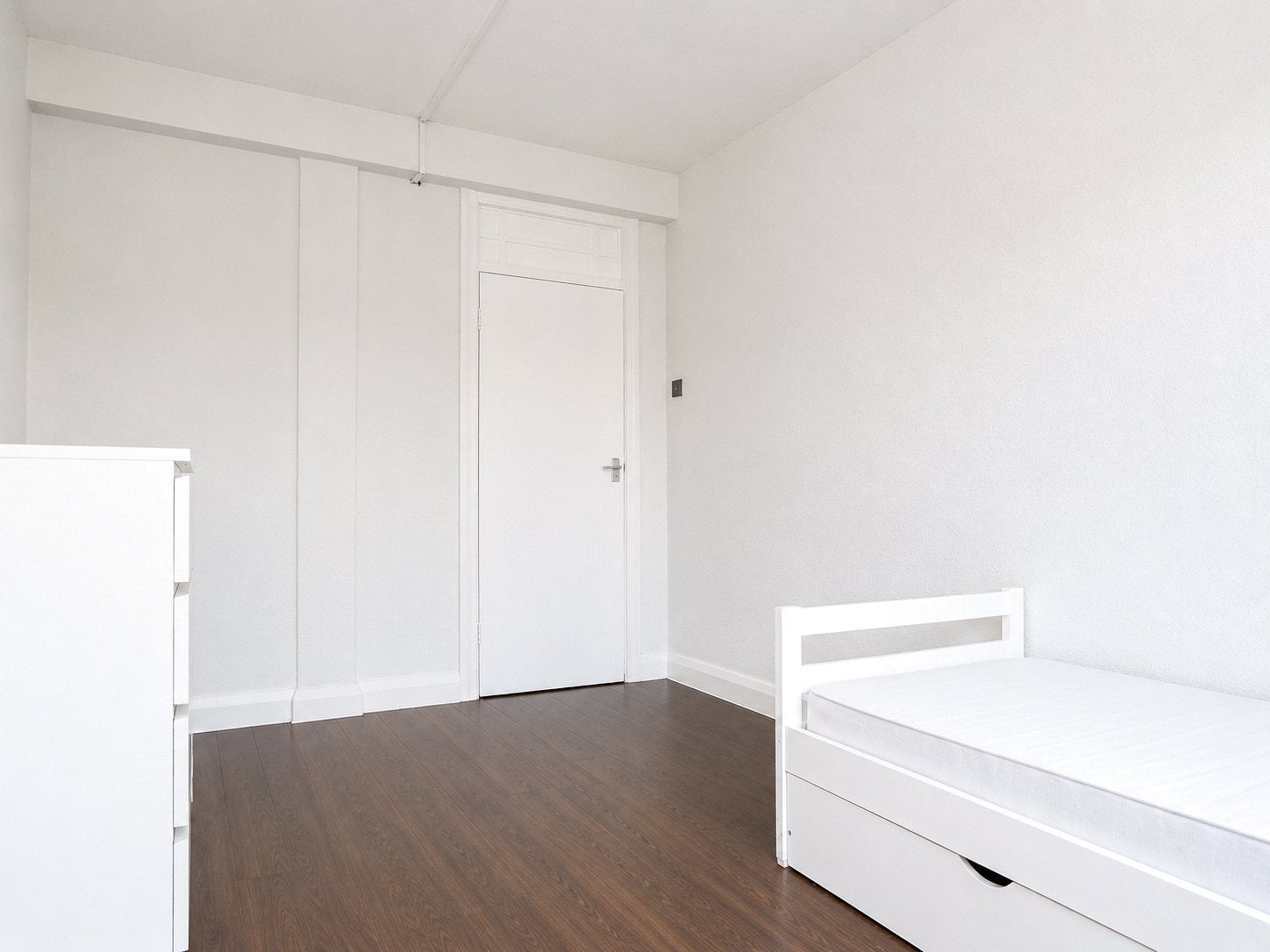 Flat Streatham High Road in Greater London