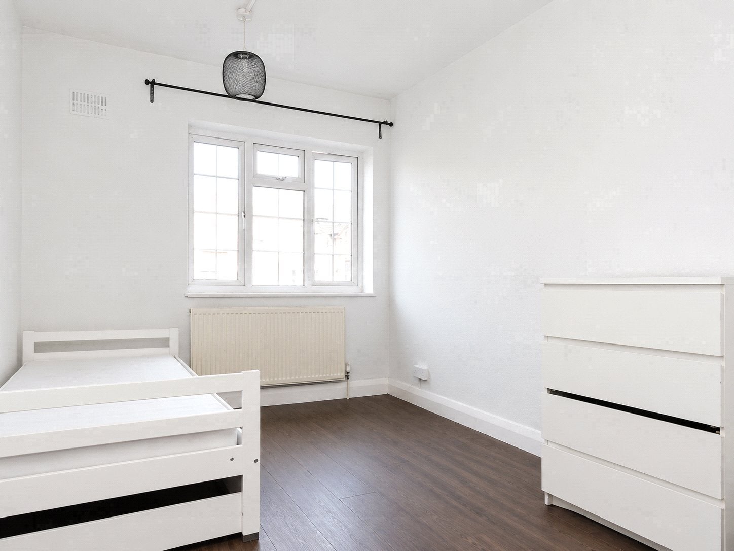 Flat Streatham High Road in Greater London