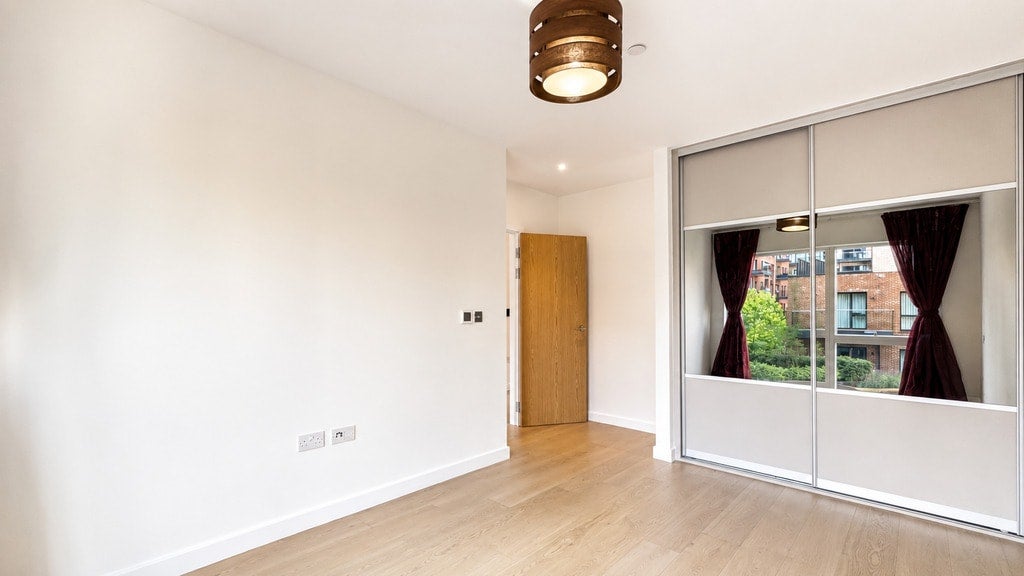 Flat Felar Walk in Greater London