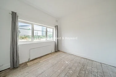 Flat Burnham Road in Dartford