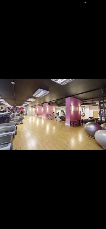 Flat Roseberry Place in Greater London