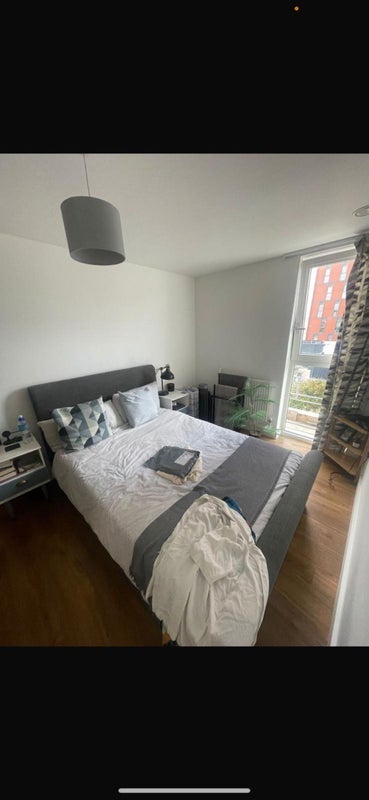 Flat Roseberry Place in Greater London