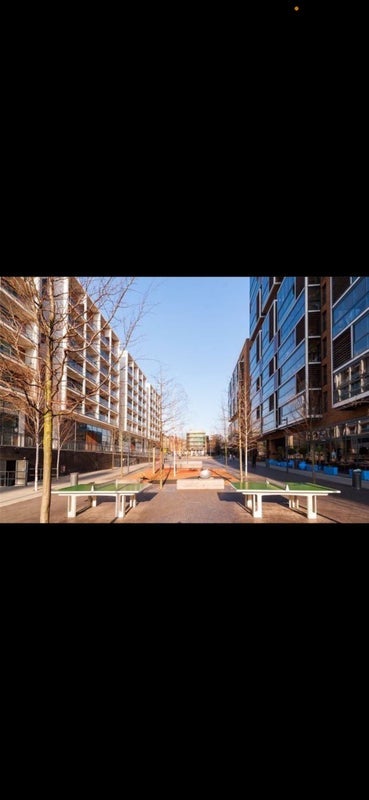 Flat Roseberry Place in Greater London