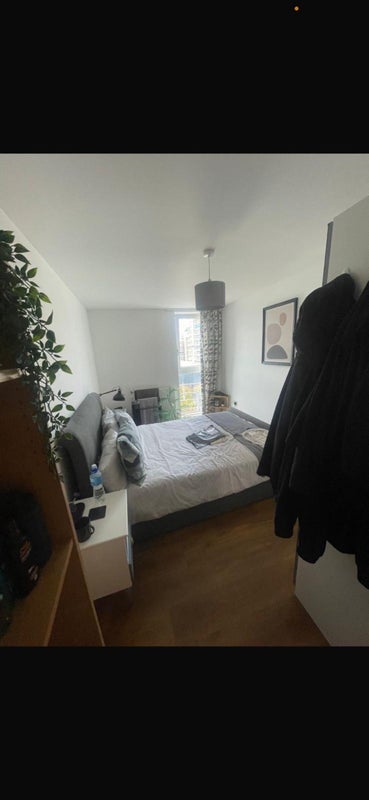 Flat Roseberry Place in Greater London