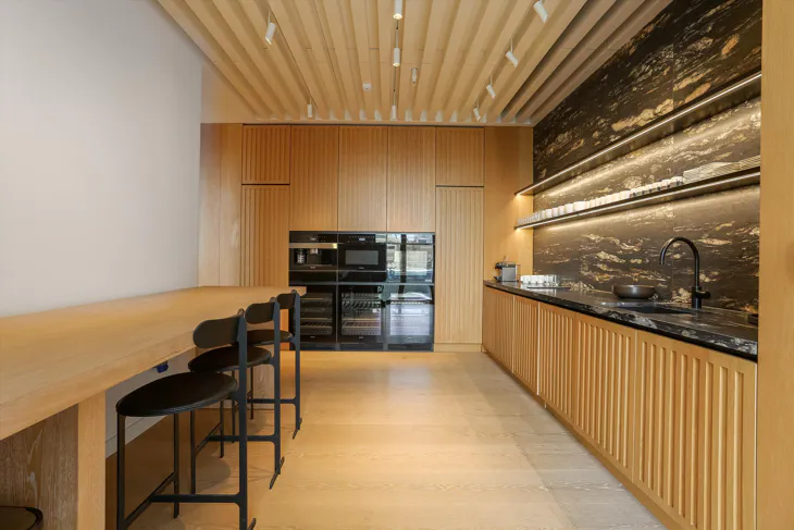 Flat Tooley Street in Greater London