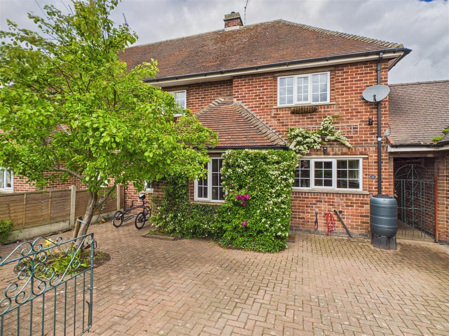 Flat Garden Crescent in Derby