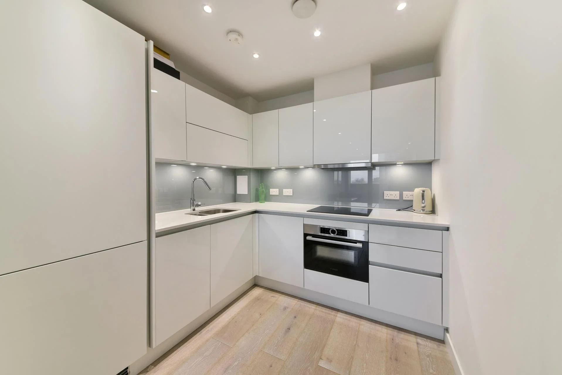 Flat City North Place in Greater London