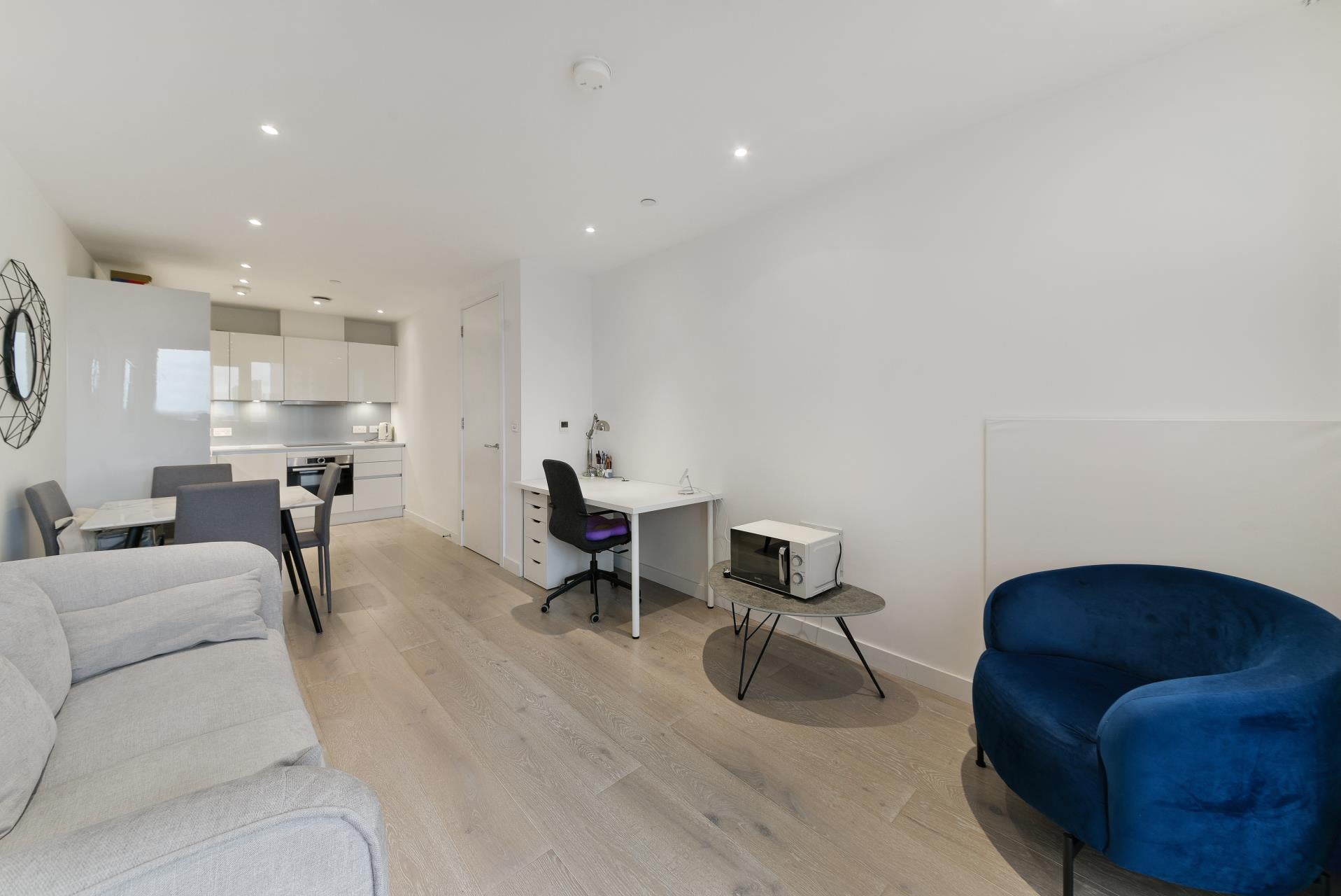 Flat City North Place in Greater London