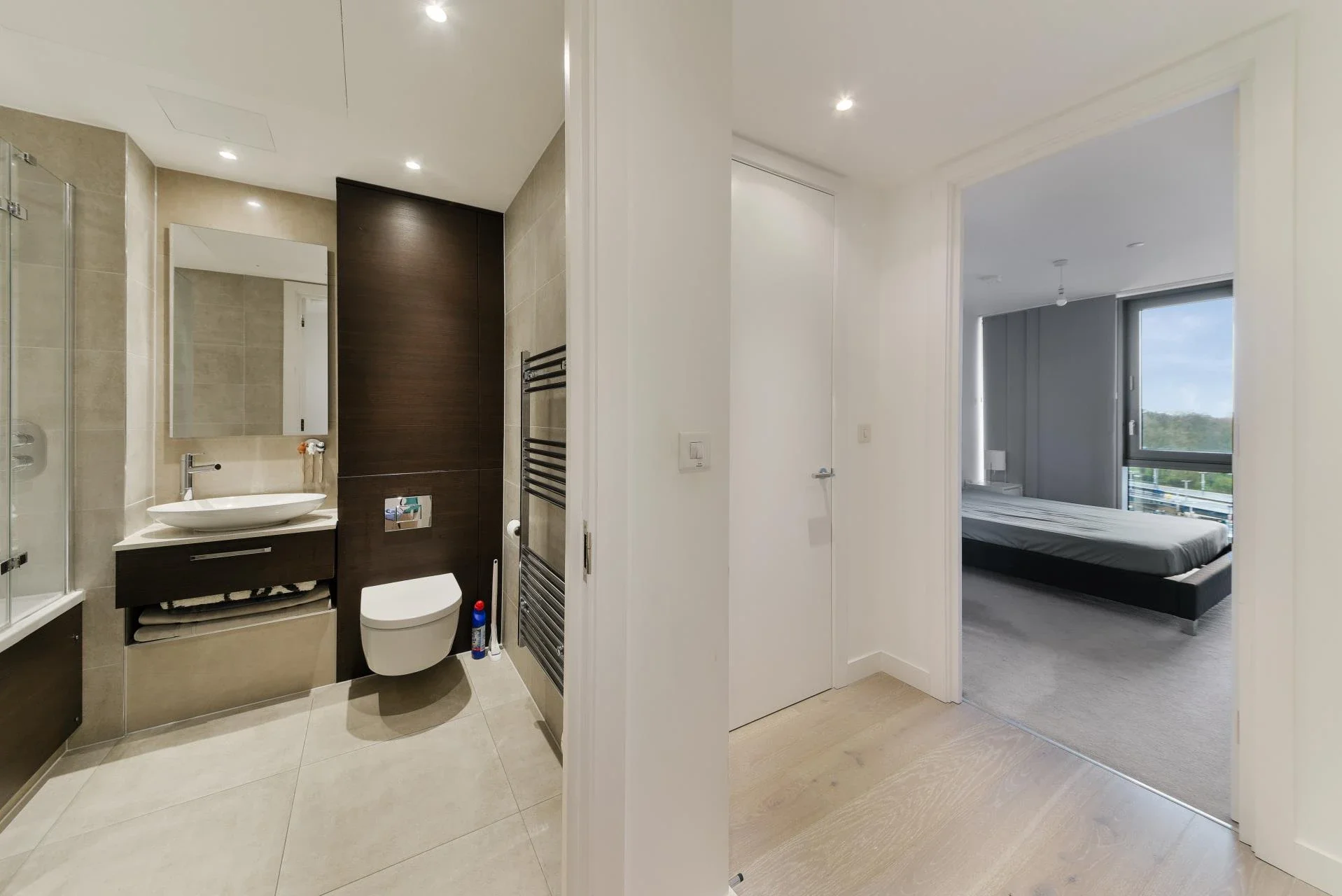 Flat City North Place in Greater London