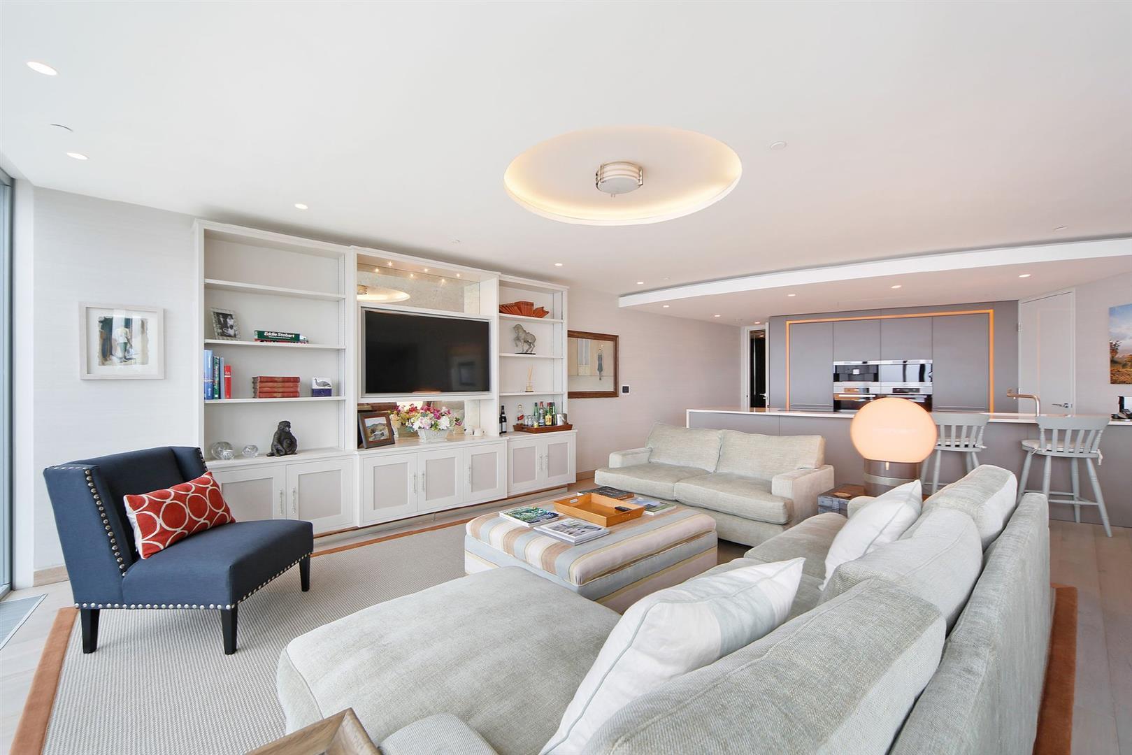 Flat Nine Elms Lane in Greater London