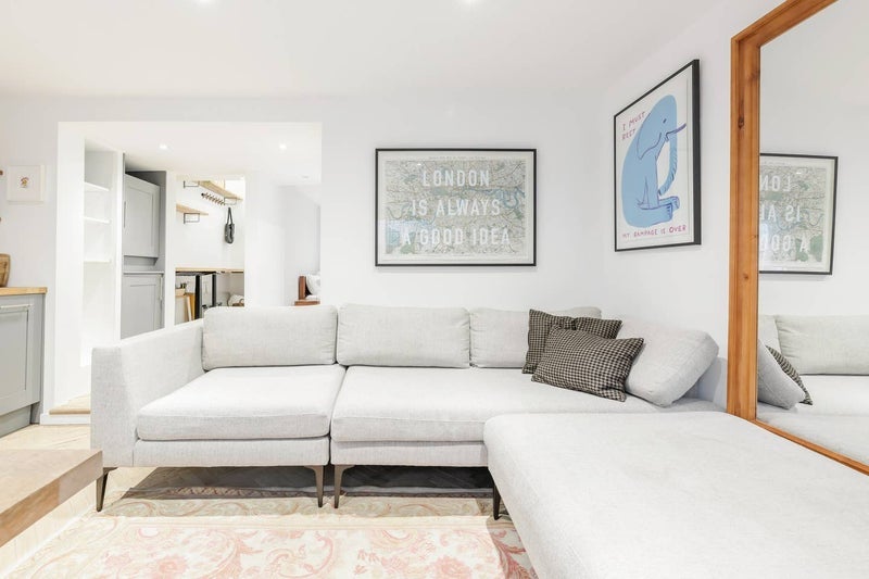 Flat St Mark Street in Greater London