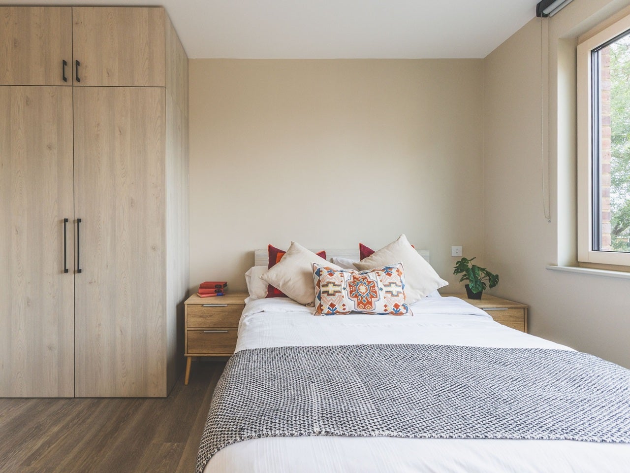 Room Augustus Road in Greater London