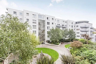 Flat Leinster Square in City of Westminster