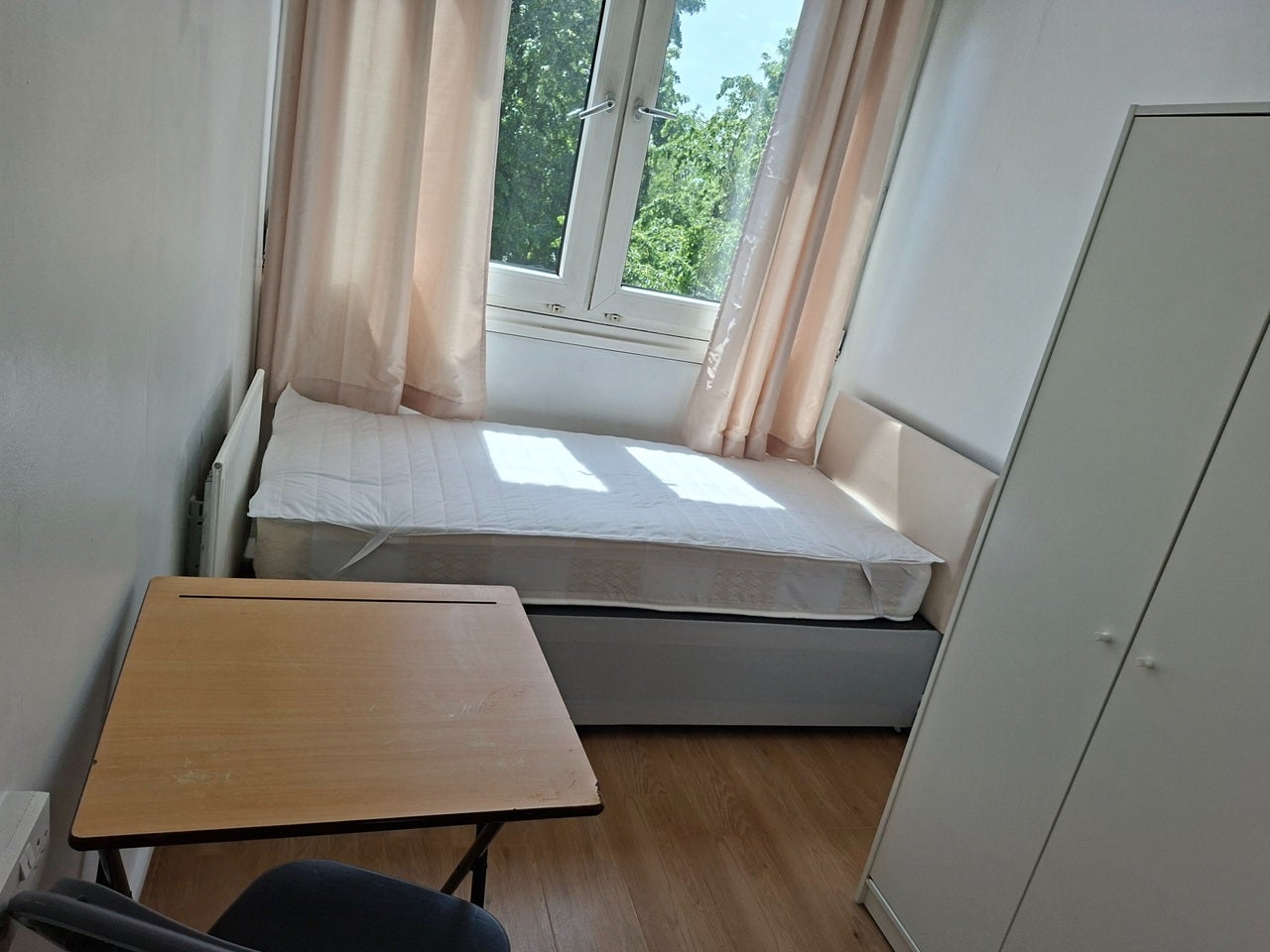 Room Ibsley Gardens in Greater London