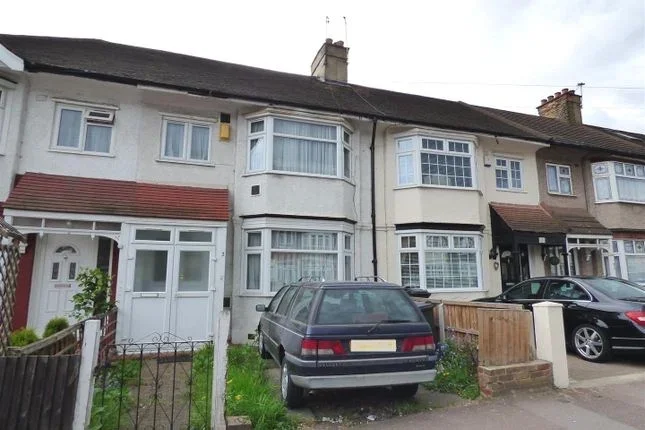 House Waverley Gardens in Greater London