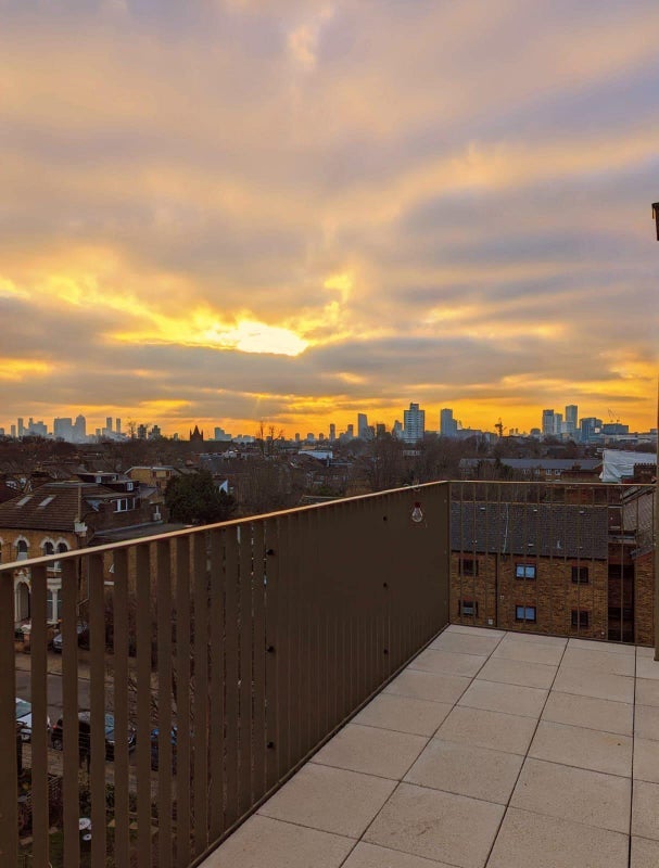 Room Earlham Grove in Greater London
