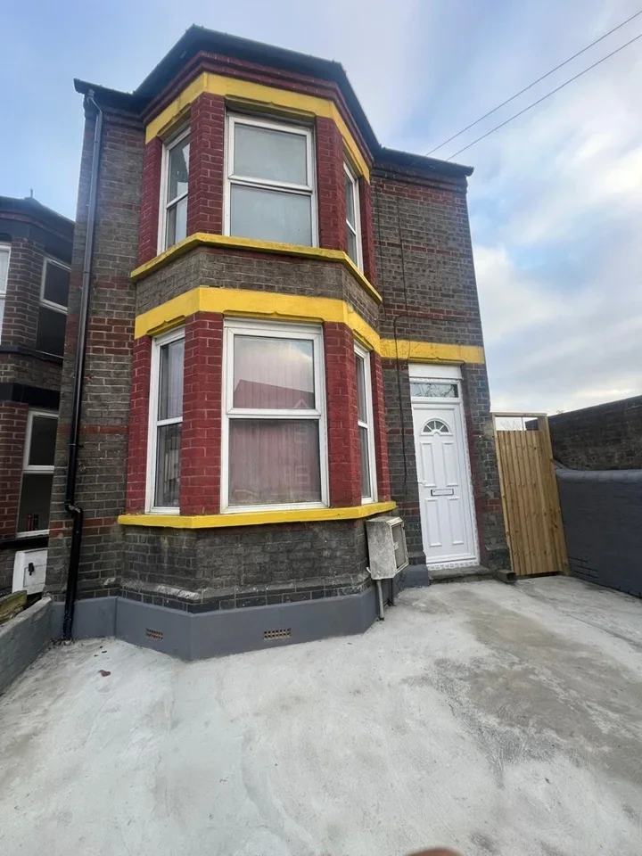 House Francis Street in Luton