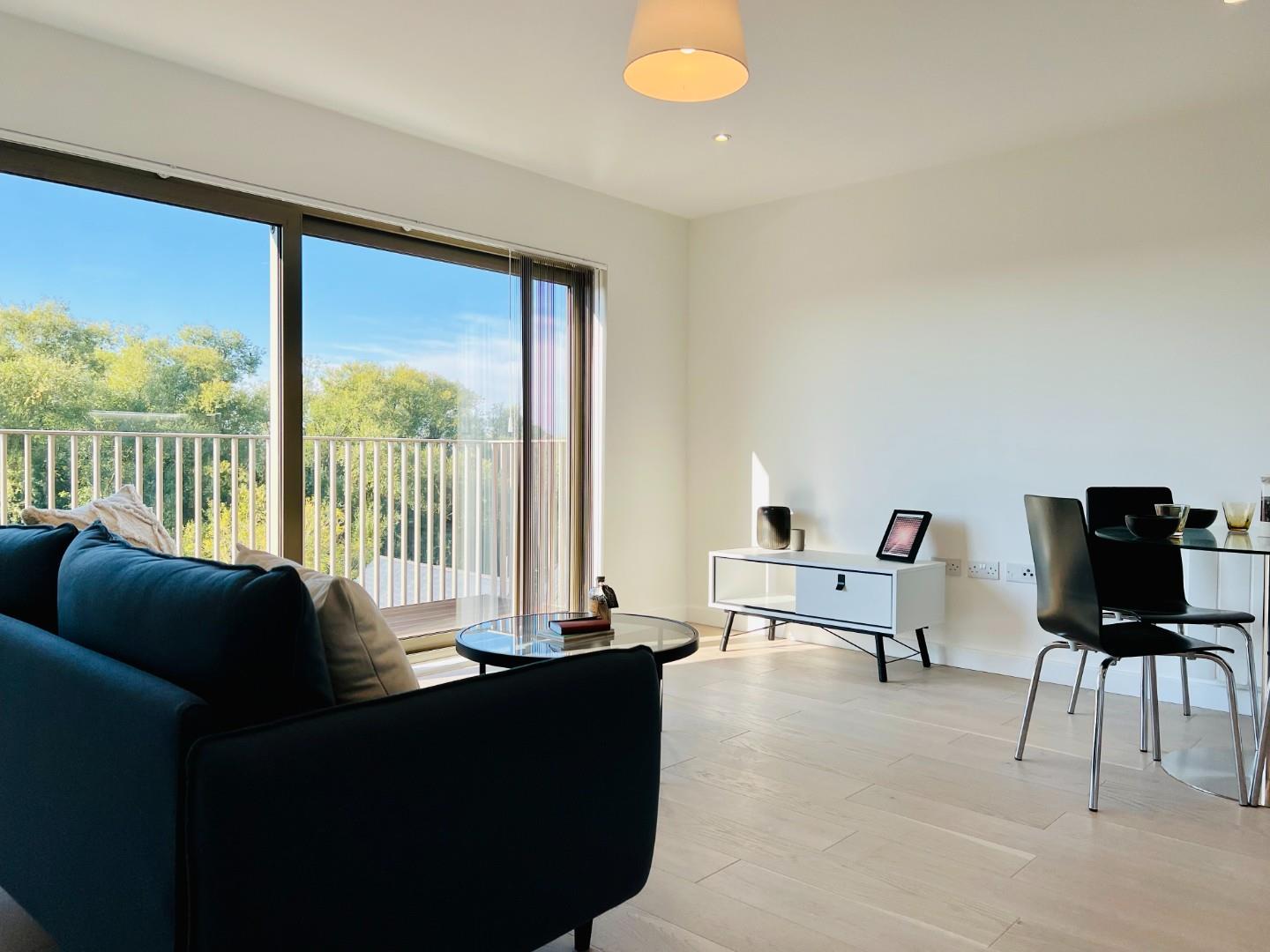 Flat Leacon Road in Ashford