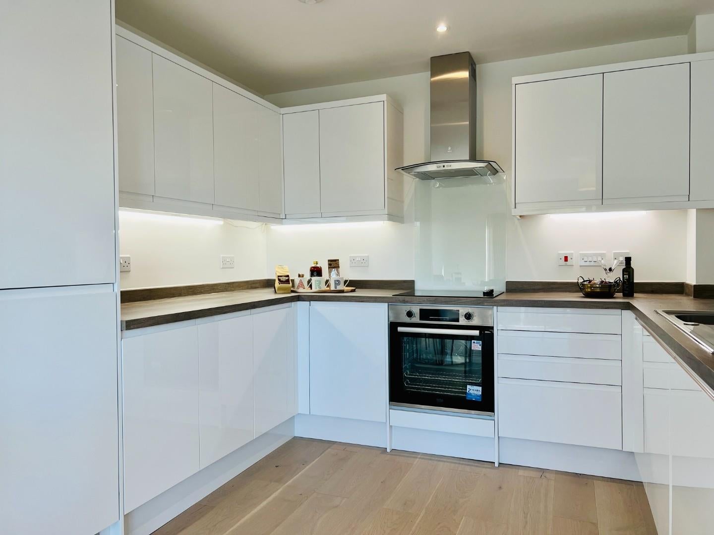 Flat Leacon Road in Ashford
