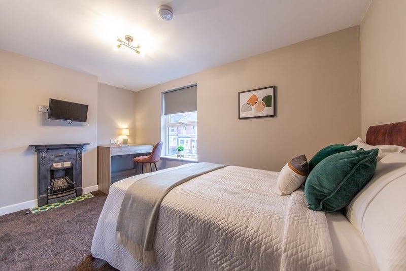 Room Walsgrave Road in Coventry