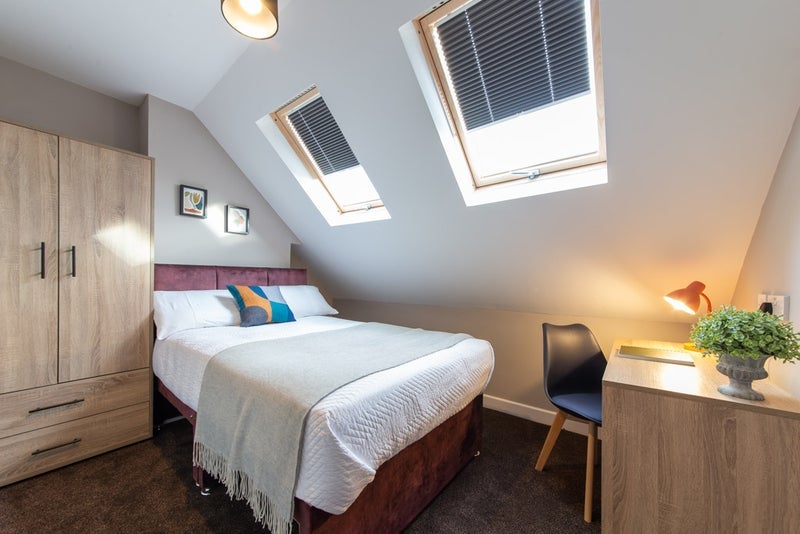 Room Walsgrave Road in Coventry