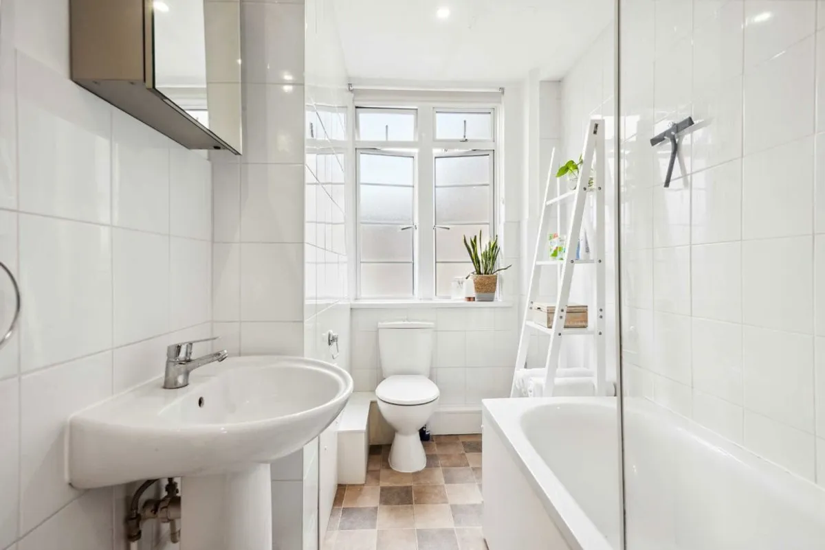 Flat Balham Park Road in Greater London