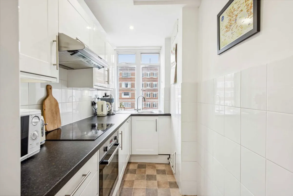Flat Balham Park Road in Greater London
