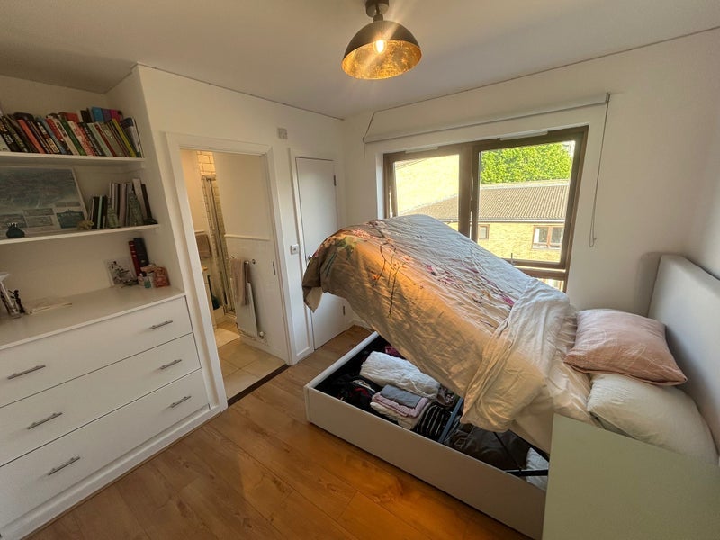 Room Barchester Street in Greater London