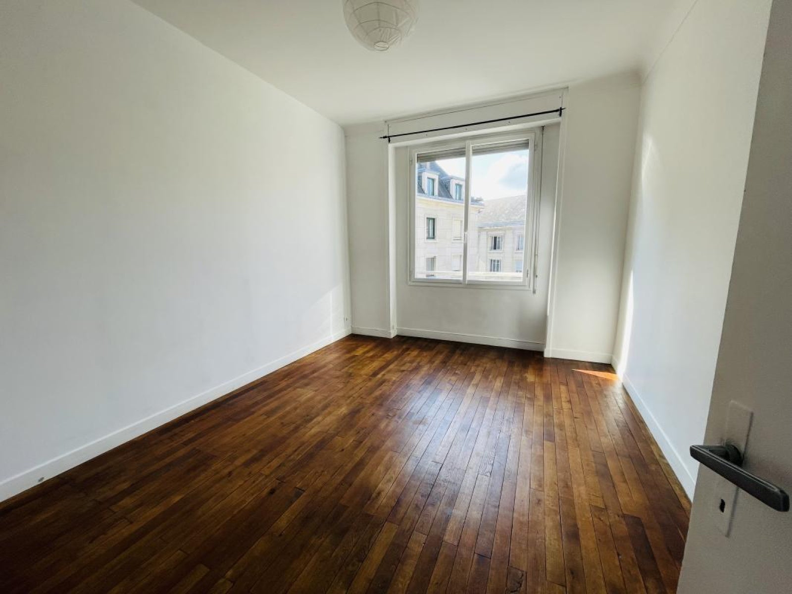 Flat Place Paul-Émile Ladmirault in Nantes