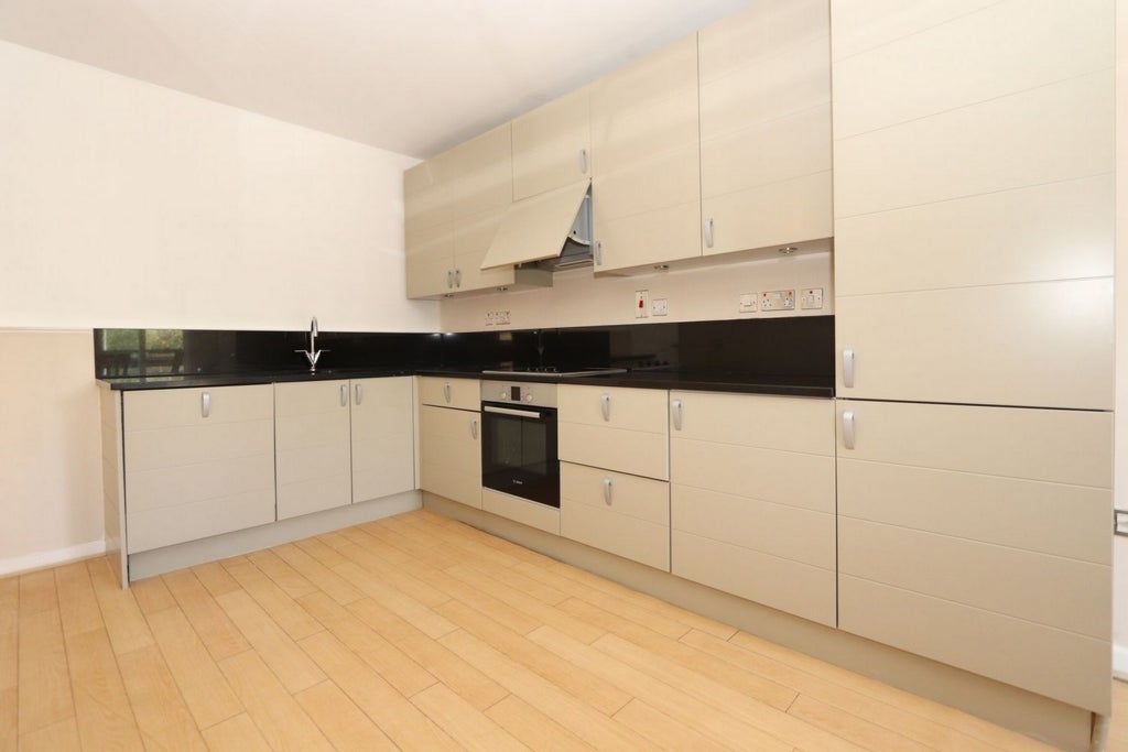 Room Globe Road in Greater London