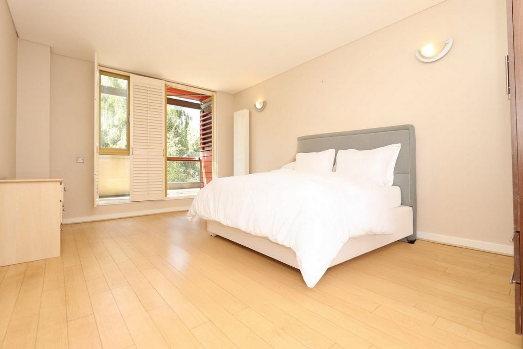 Room Globe Road in Greater London