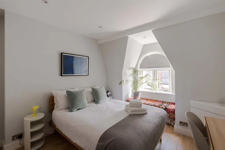 Flat Hanson Street in City of Westminster
